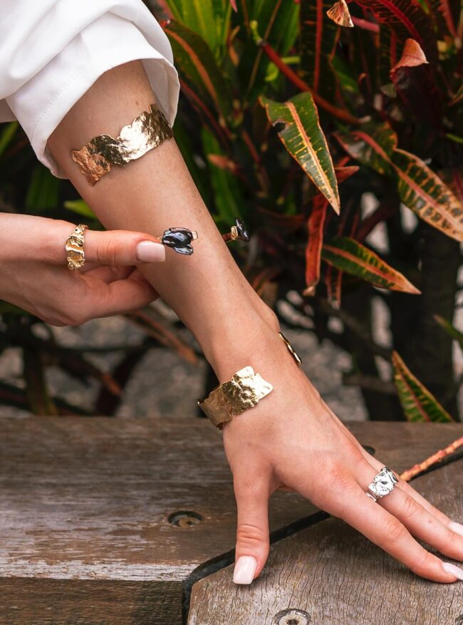 kalia cuff noir kalia cuff noir
